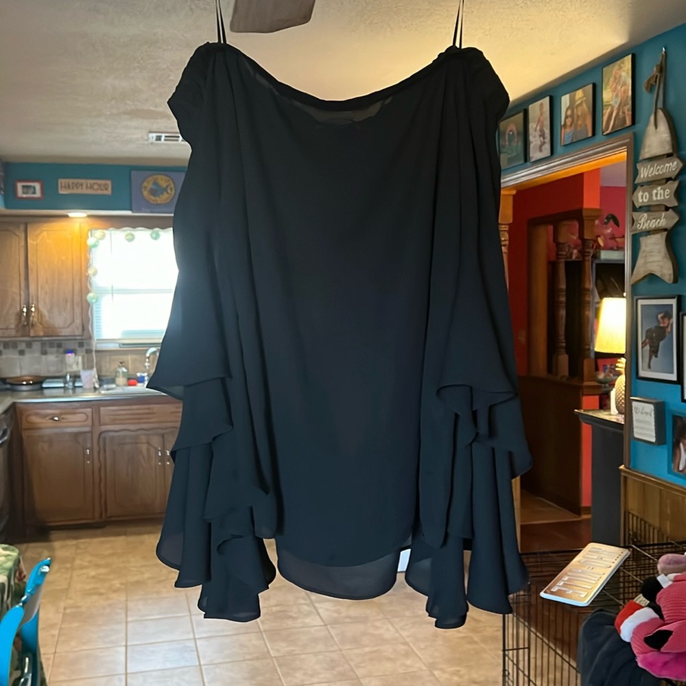 Rose and Olive strapless wing sleeve top